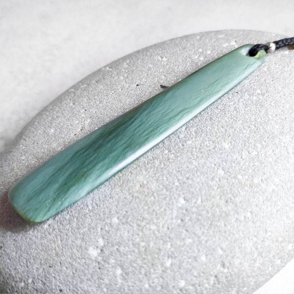 Inanga Roimata w/ silver bead