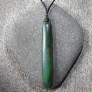 Greenstone roimata pendant by Al Brown