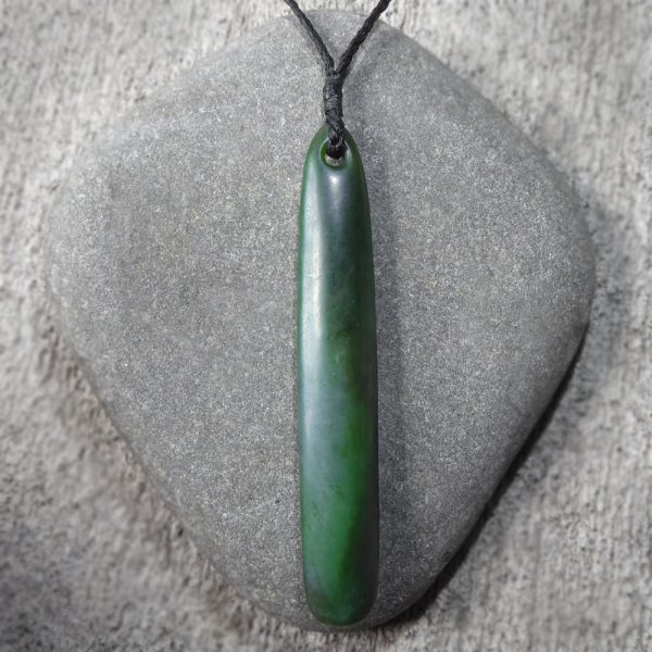Greenstone roimata pendant by Al Brown