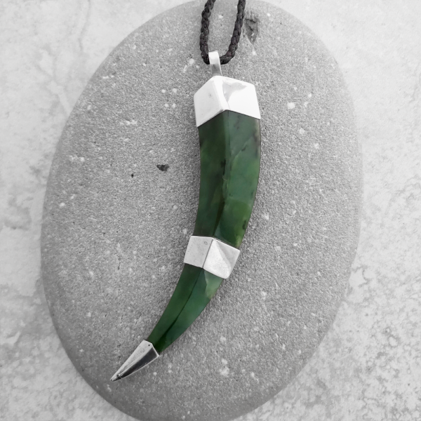 NZ greenstone and silver huia beak pendant