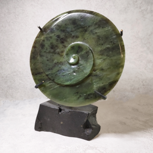 NZ Greenstone Koru Kopae/disc on stand