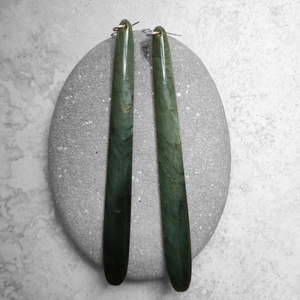 NZ Greenstone drop earrings