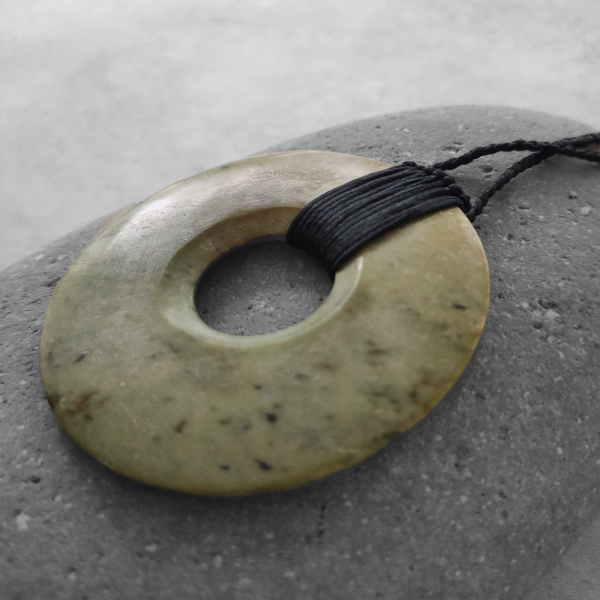 Nz Greenstone disc pendant