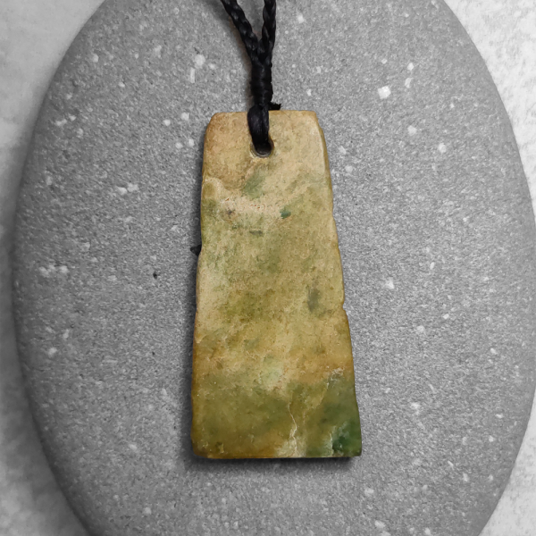 NZ Greenstone toki pendant