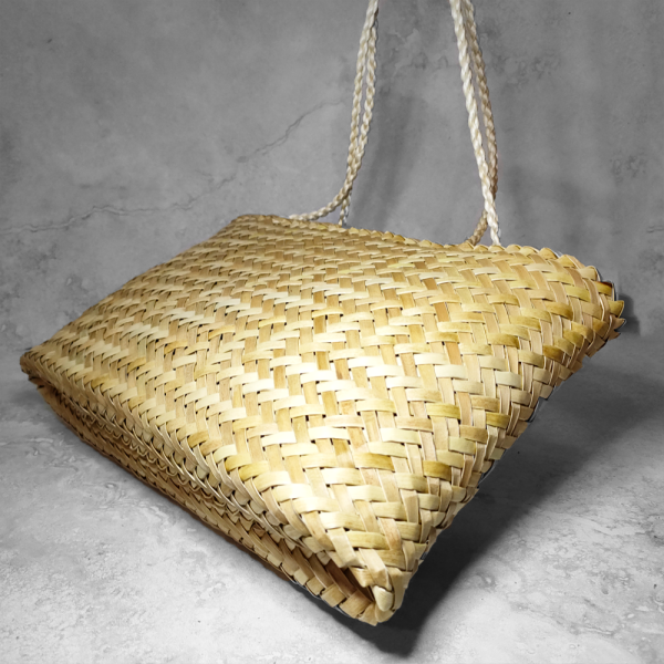 Anna Bowen - Kete Whakairo Rau Kumara - Image 4