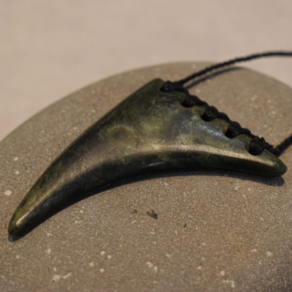 NZ Greenstone Niho Or Tooth Pendant