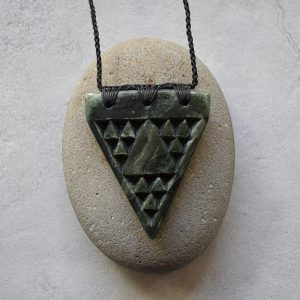 NZ Greenstone/Pounamu Niho/Tooth Pendant W/detail