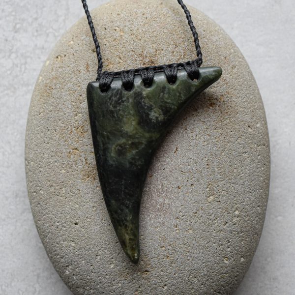 NZ Greenstone/Pounamu Niho/Tooth Pendant