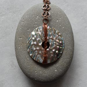 Paua Cricle Pendant W/Copper