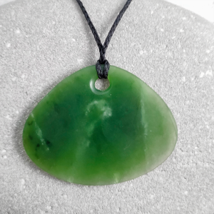 NZ Greenstone Pipi shell pendant