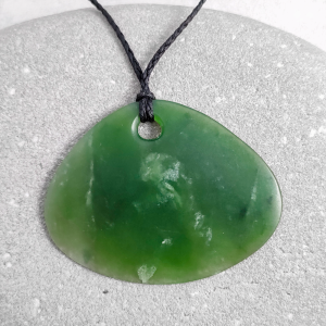 NZ Greenstone Pipi shell pendant