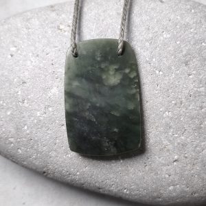 NZ greenstone hei toki adze pendant