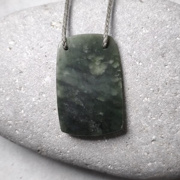 NZ greenstone hei toki adze pendant