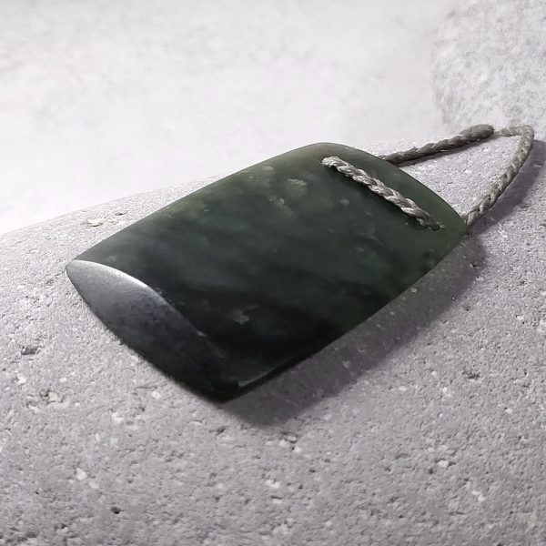 NZ greenstone hei toki adze pendant