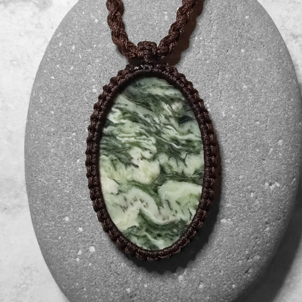 Elisha Hobbs - Bound Pendant (65mm #17-11 As)