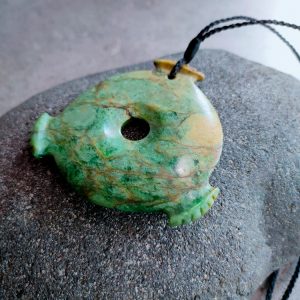 NZ greenstone kaka poria
