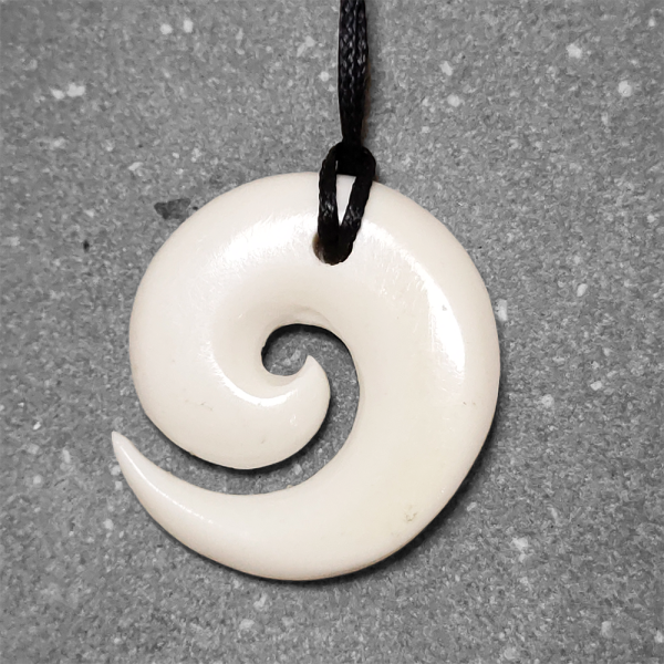 Jo Lolohea - Koru (36mm #13-8 As)