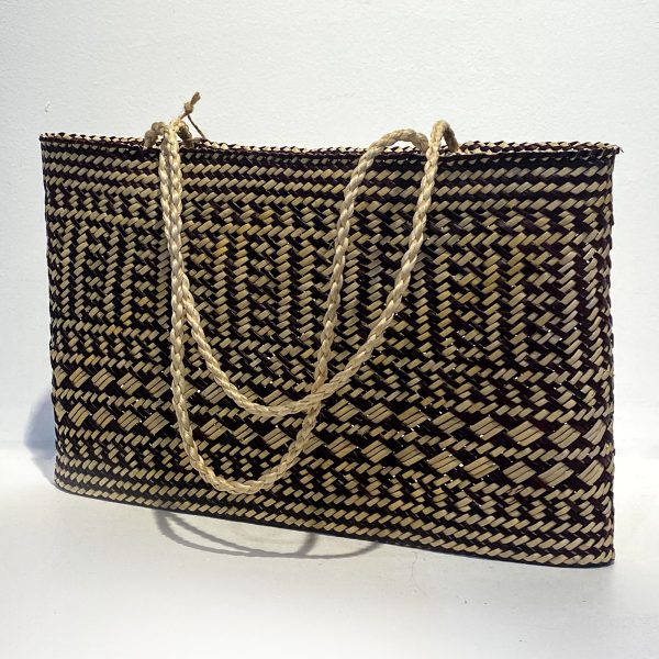 Anna Bowen - Kete Whakairo