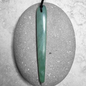 NZ Greenstone cloak Pin pendant