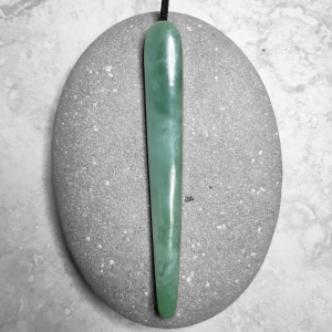 NZ Greenstone cloak Pin pendant