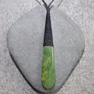 Greenstone roimata or teardrop pendant by Raegan Bregmen