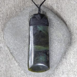New Zealand greenstone toki or adze pendant by Raegan Bregmen
