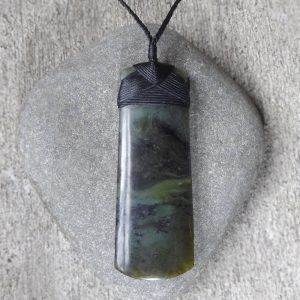 New Zealand greenstone toki or adze pendant by Raegan Bregmen