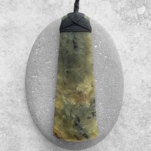 NZ Greenstone bound toki/adze pendant