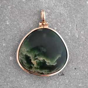 NZ greenstone and gold pendant