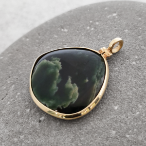 NZ greenstone and gold pendant